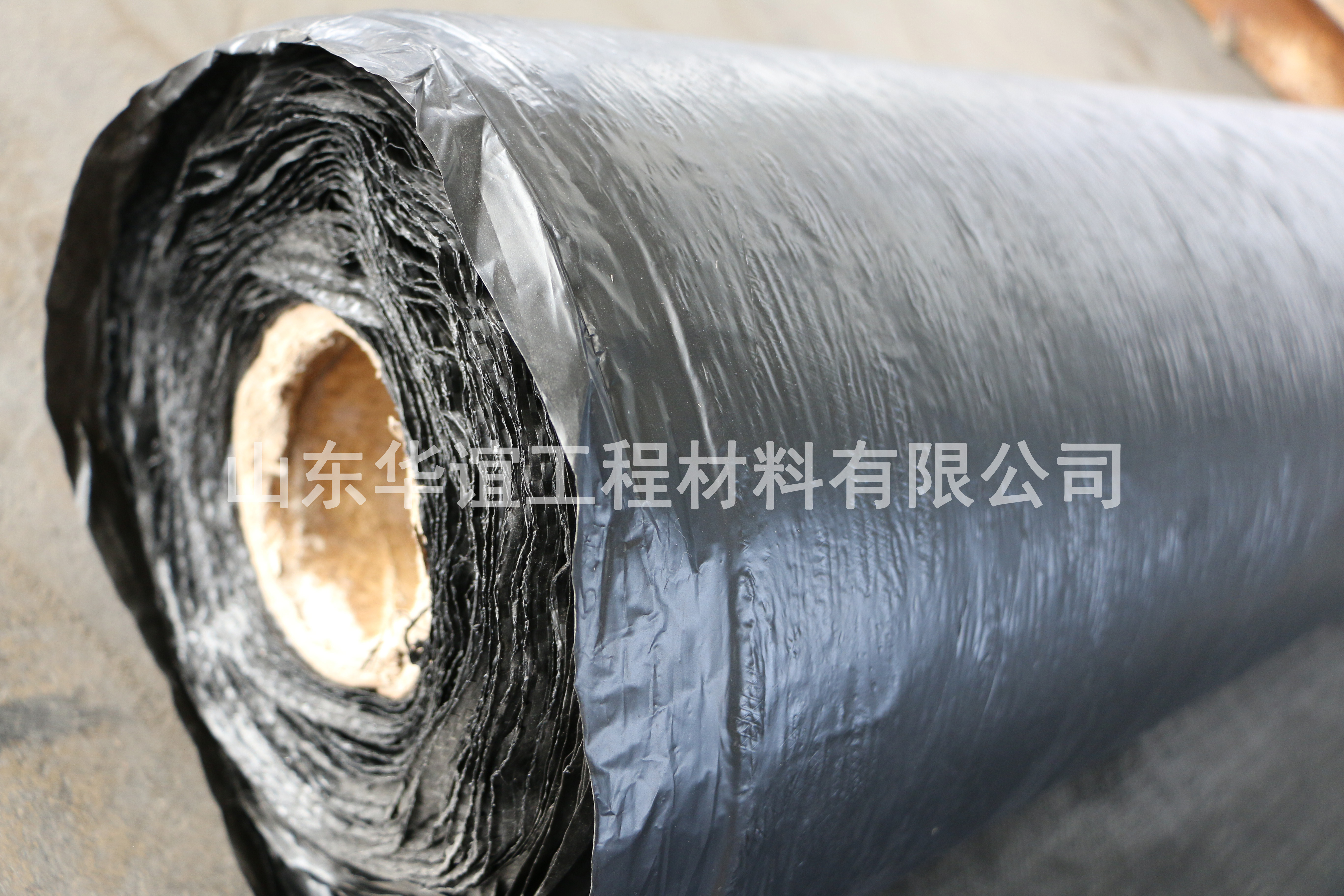 高速公路瀝青路面裂縫處置經(jīng)驗及湖北抗裂貼在其施工過程中的應(yīng)用