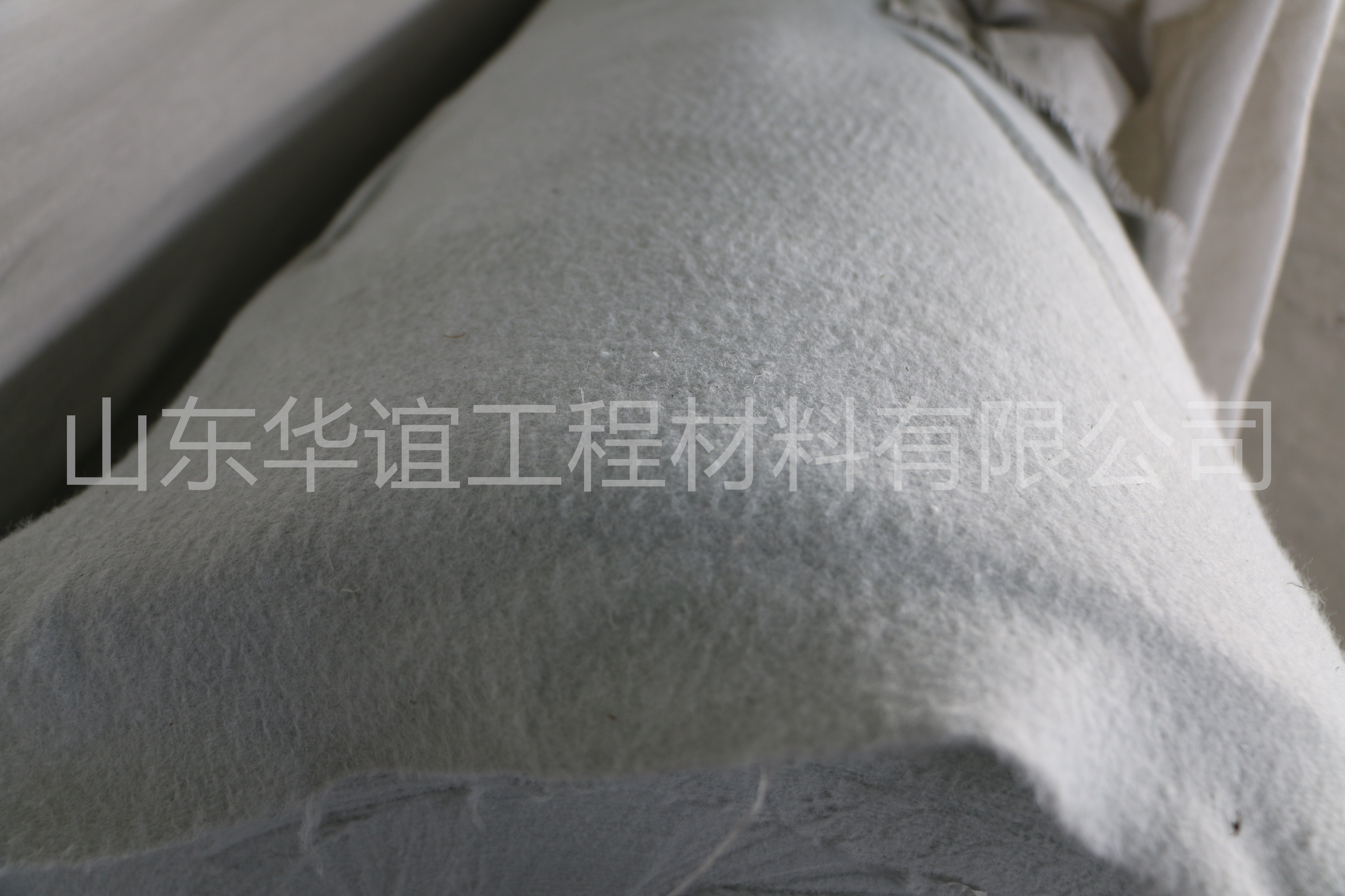 四川短絲土工布的刺破標(biāo)準(zhǔn)、鋪設(shè)工藝和工藝