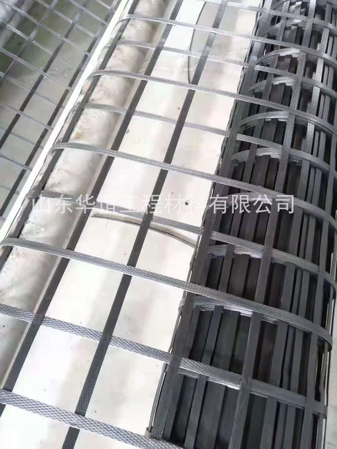 江西鋼塑土工格柵和塑料格柵的共同點和不同點 
