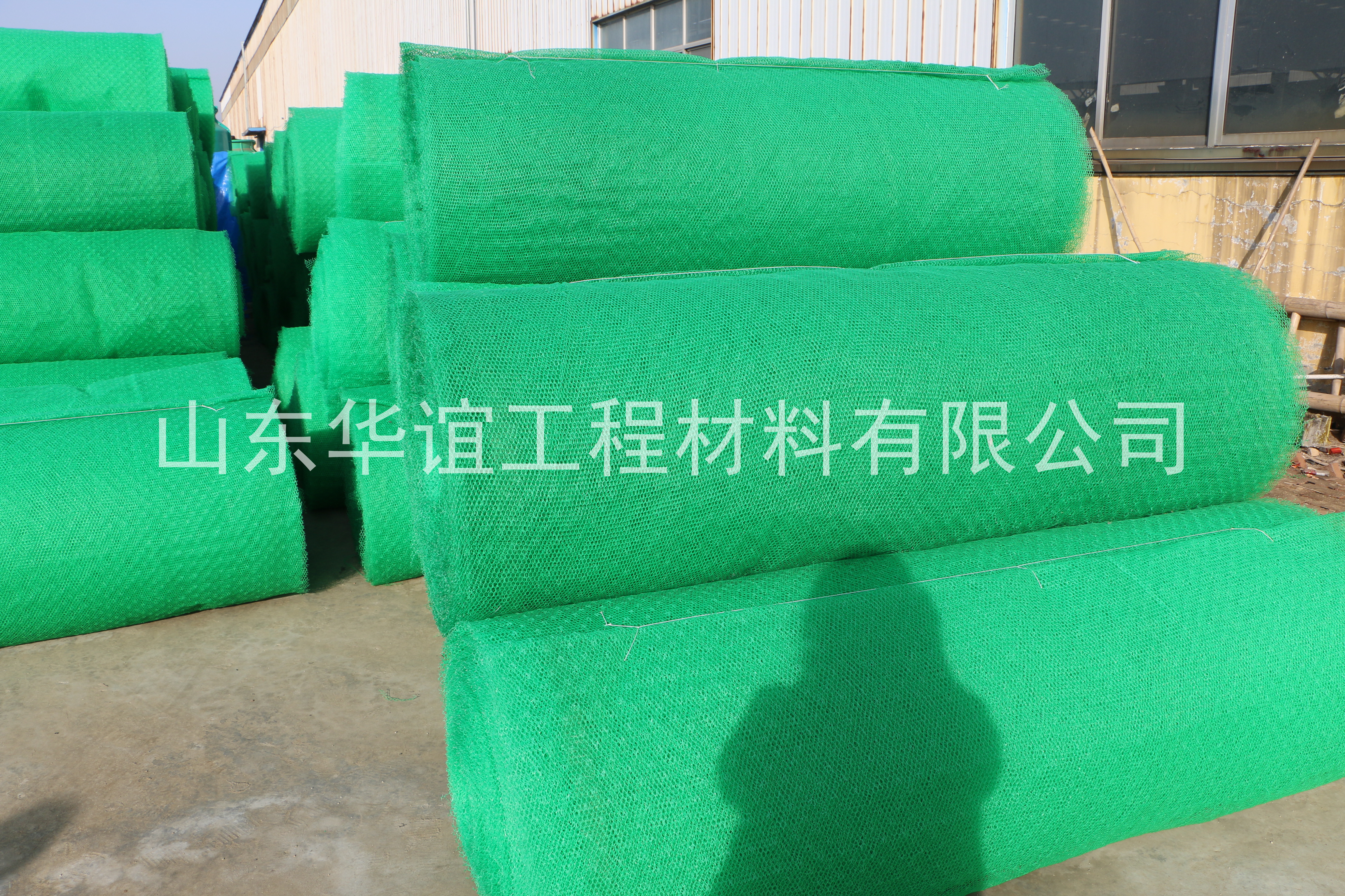 湖北三維植被網(wǎng)的護(hù)坡機(jī)理是什么？